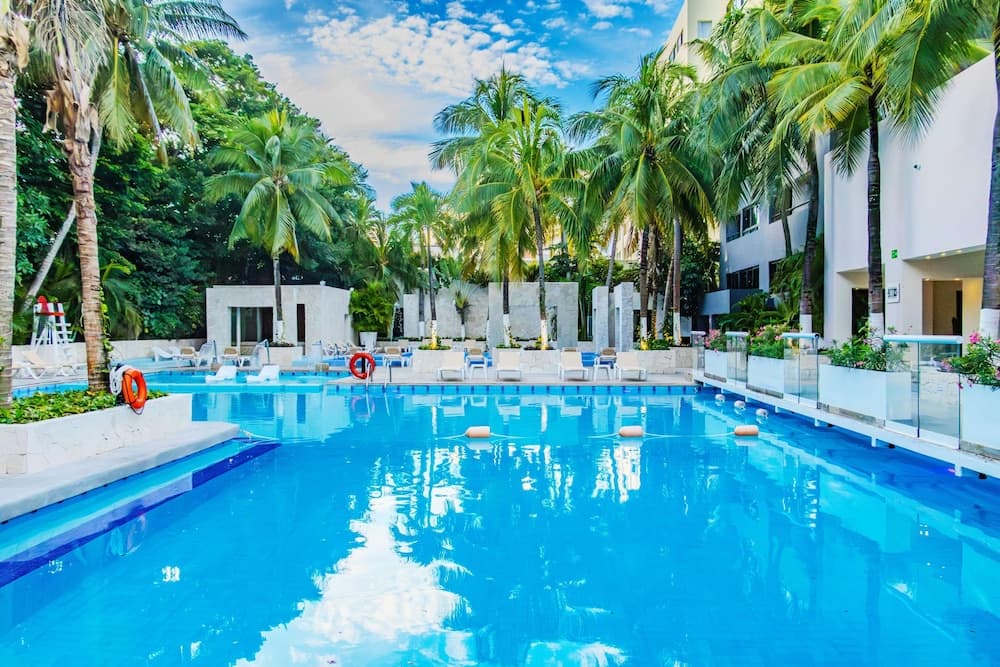 Smart Cancun The Urban Oasis, Outdoor pool