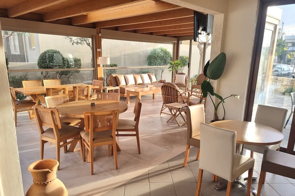 Arhodiko, Lobby sitting area