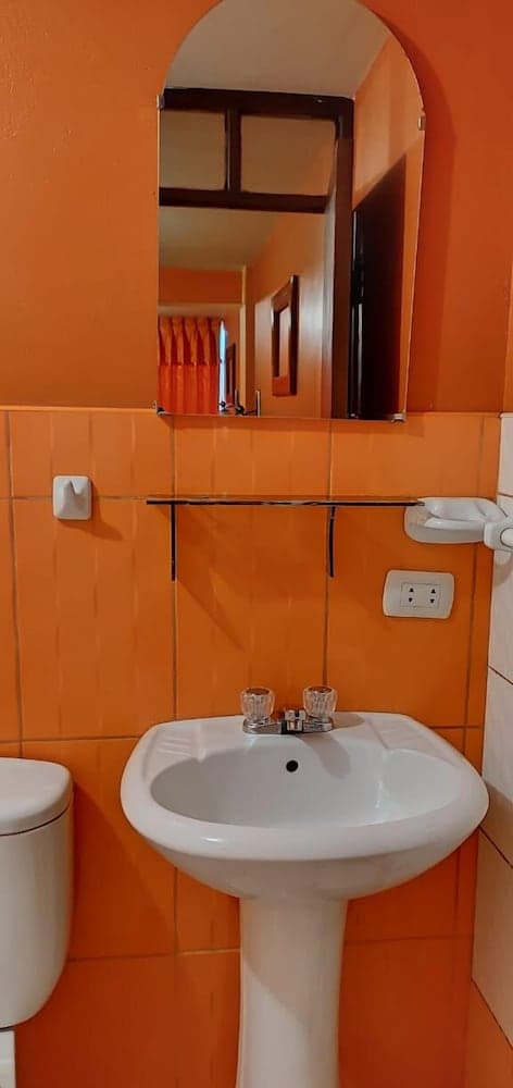Andenes del titicaca, Bathroom