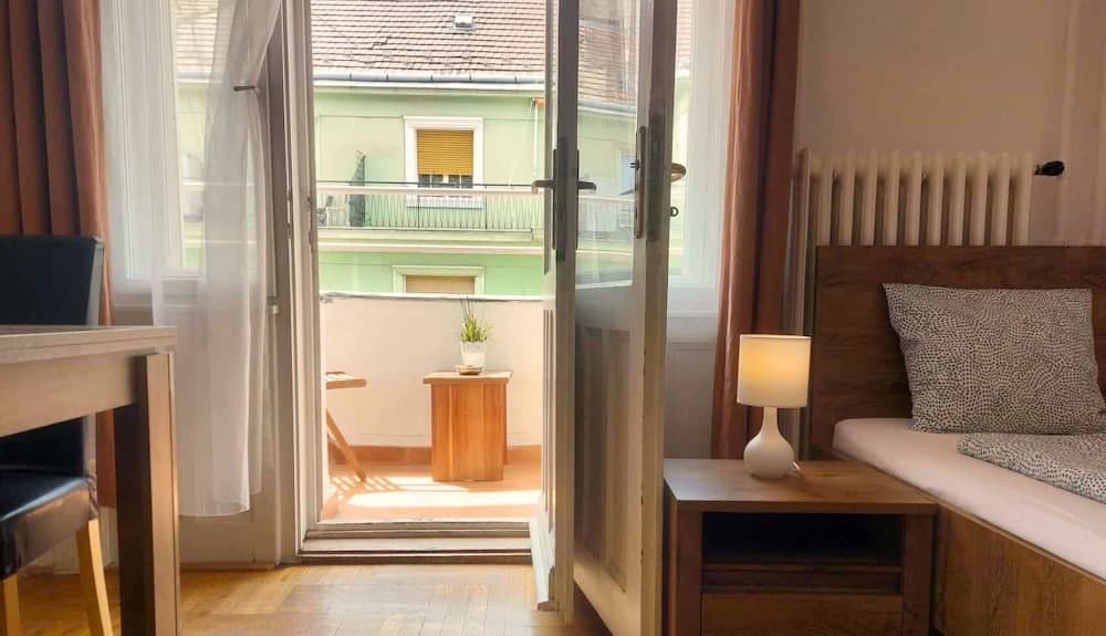 BlackSheep Budapest Smart Rooms, Room