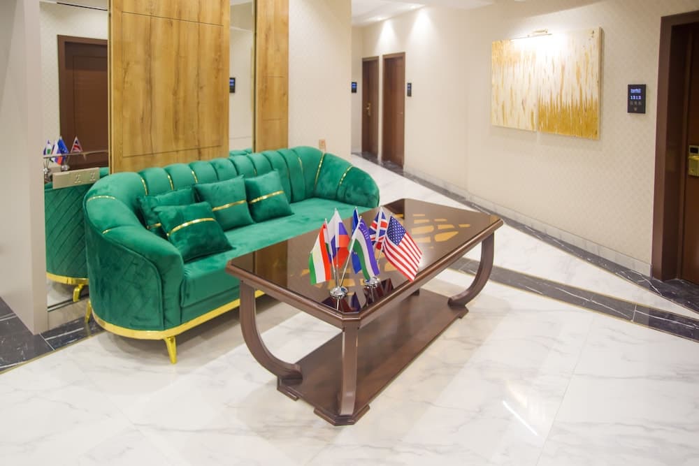 Baland Hotel, Reception