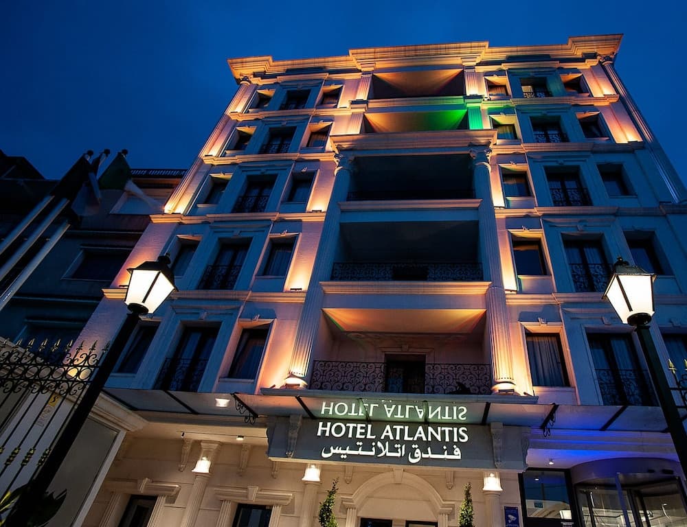 Atlantis Alger Air De France, Front of property