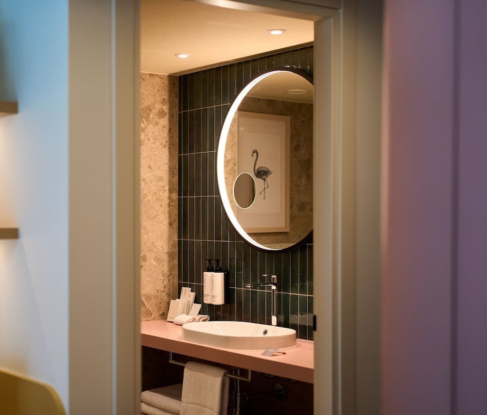 voco Malta by IHG, Bathroom
