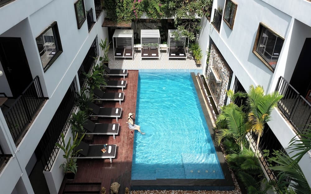 The Calm Oasis, Primary image