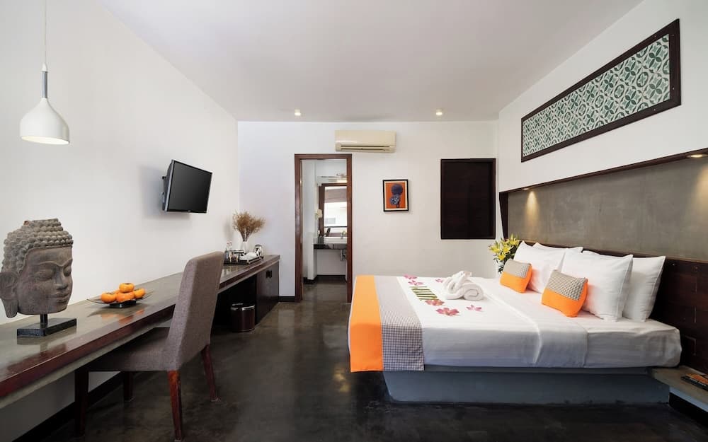 The Calm Oasis, Room