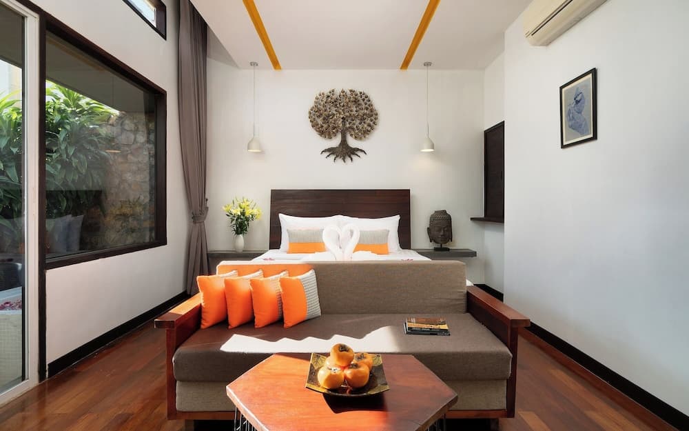 The Calm Oasis, Room