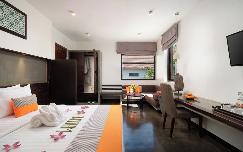 The Calm Oasis, Room