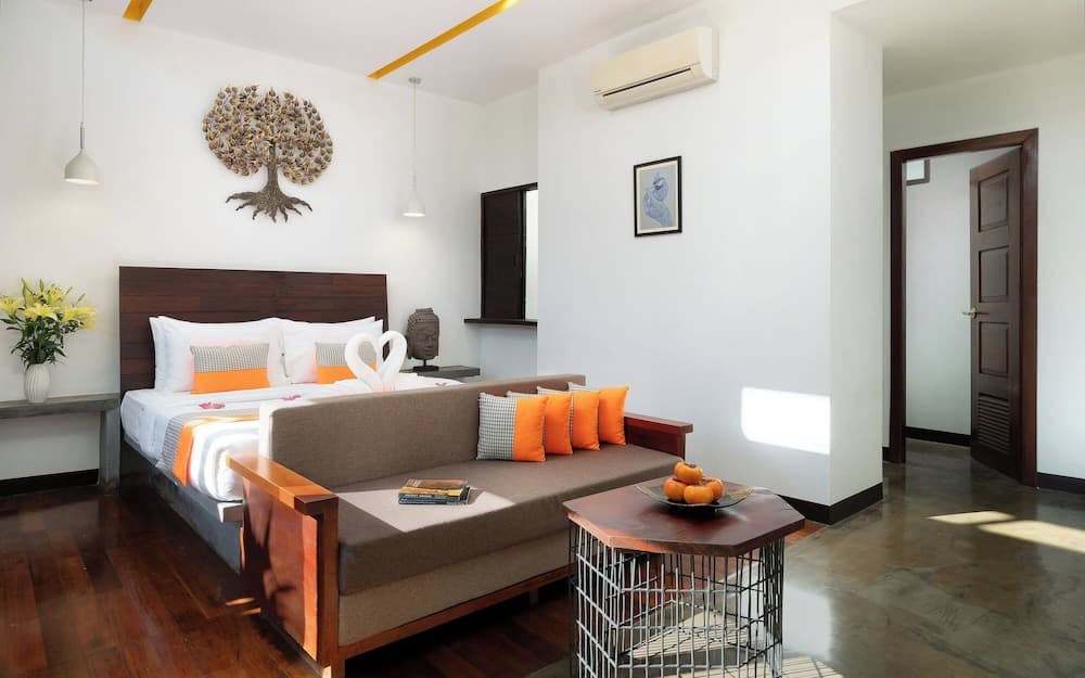 The Calm Oasis, Room