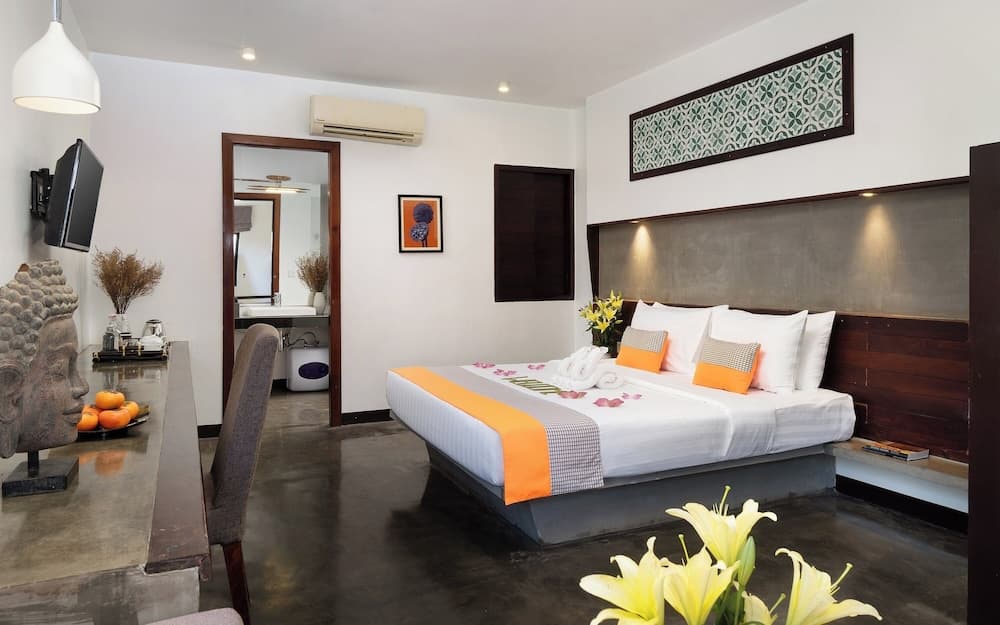 The Calm Oasis, Room