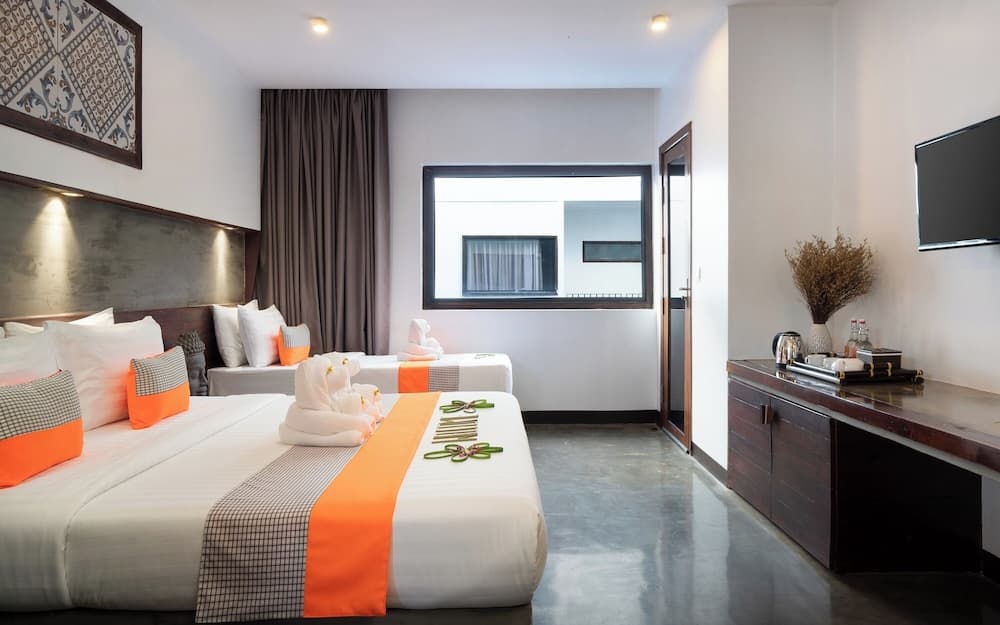 The Calm Oasis, Room