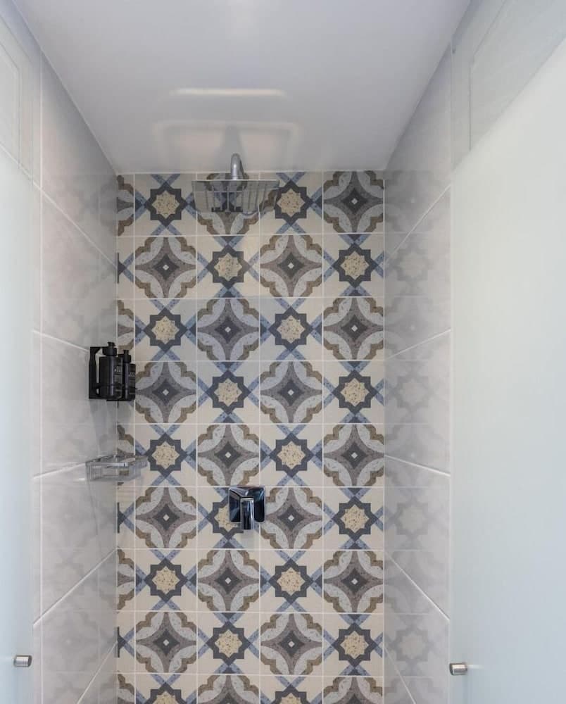 Edificio Taj 97 By Jalo, Bathroom