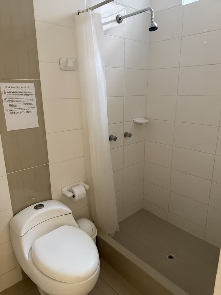 SGH Paracas, Bathroom