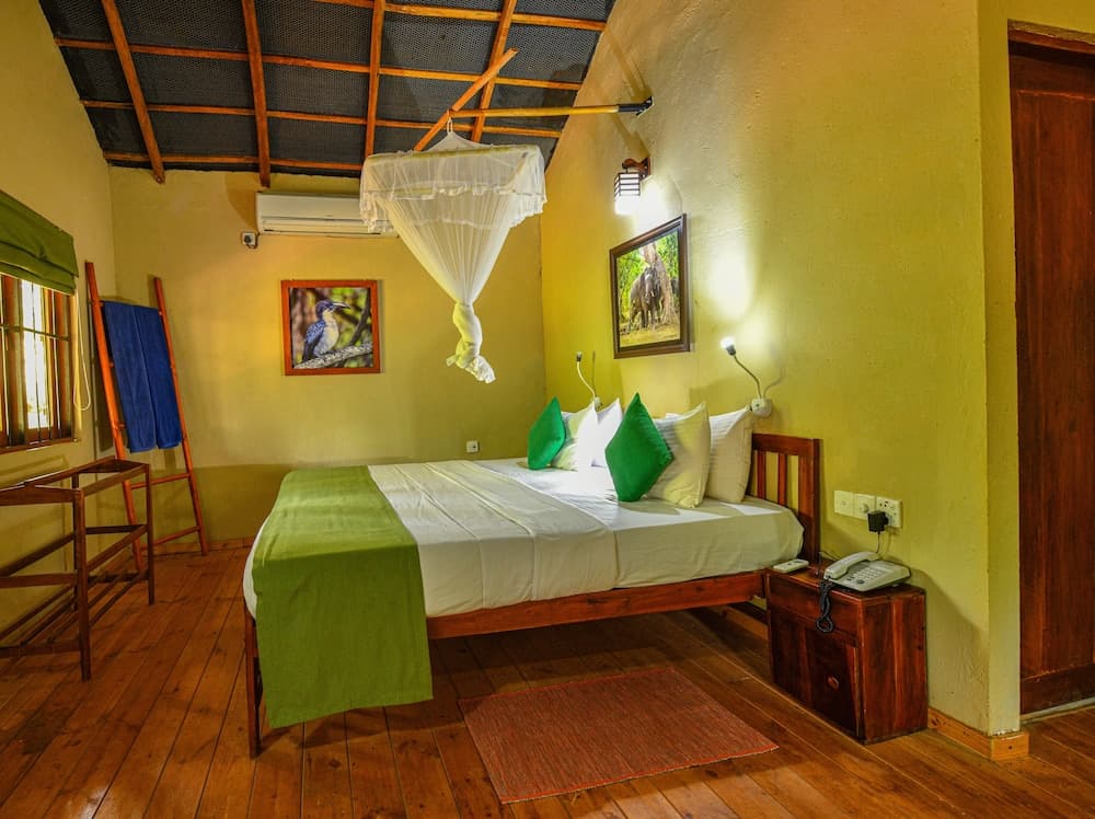 The Other Corner - Habarana, Room