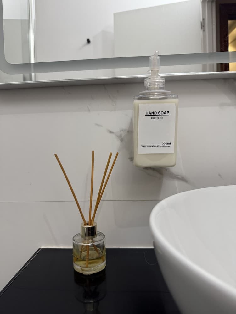 Catalina Suites Hotel, Bathroom