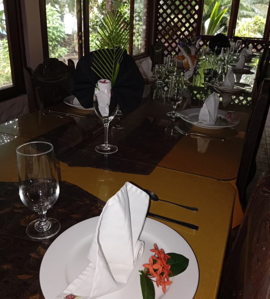 Miss Junies Lodge, Restaurant