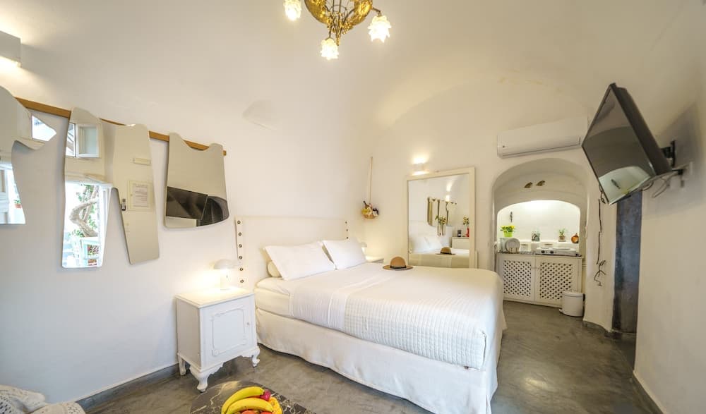 Santorini Paradise, Room