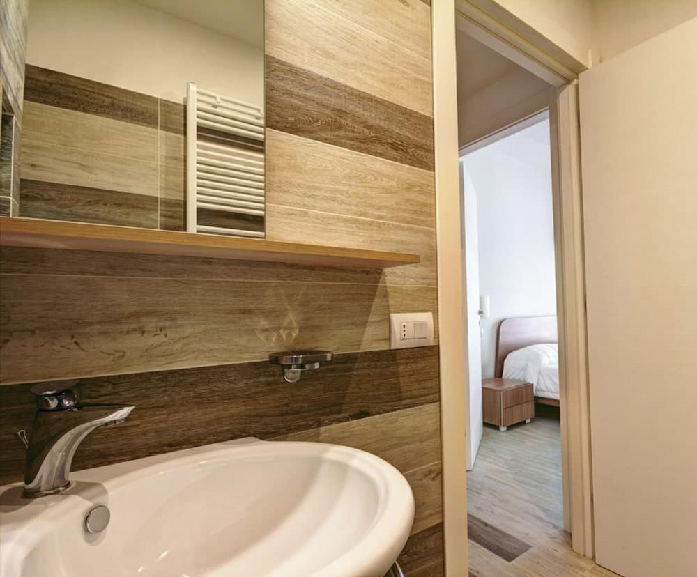 La Perla del Mare di Polignano Apts, Bathroom