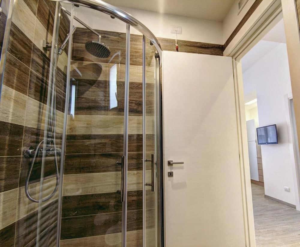 La Perla del Mare di Polignano Apts, Bathroom