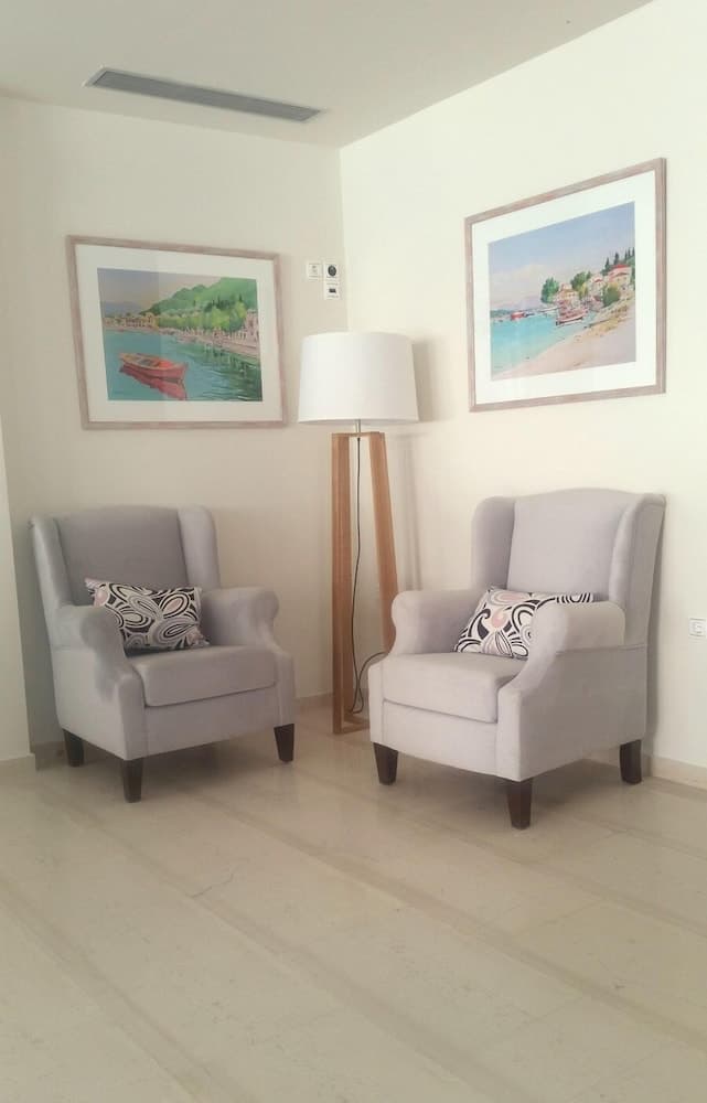 Grand TheoNi Boutique Hotel & Spa, Lobby sitting area