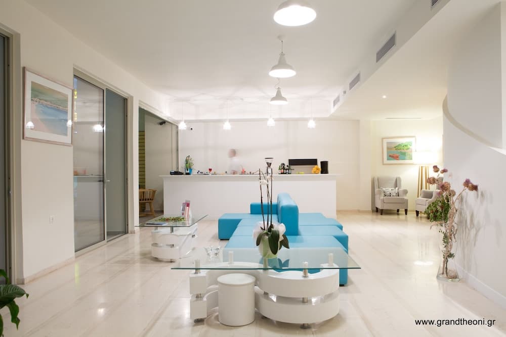 Grand TheoNi Boutique Hotel & Spa, Reception