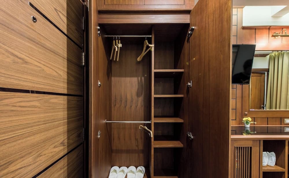 Lanna Tree Boutique Hotel, Wardrobe