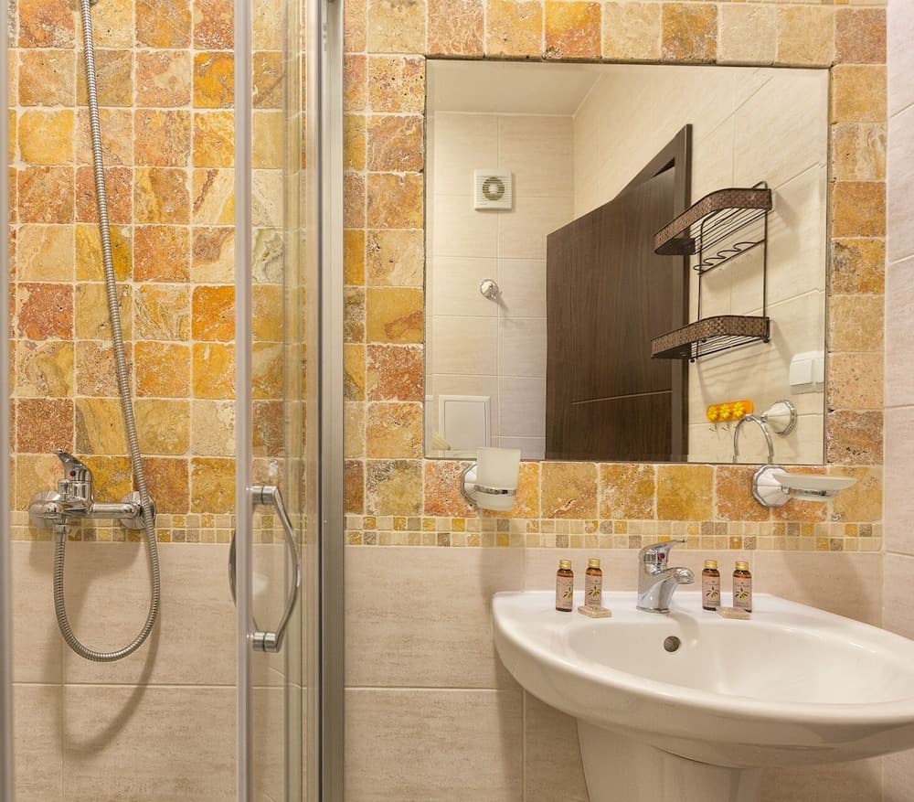 Cascadas Family Resort, Bathroom