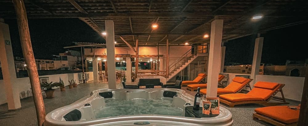 Hotel Flamingo, Primary image