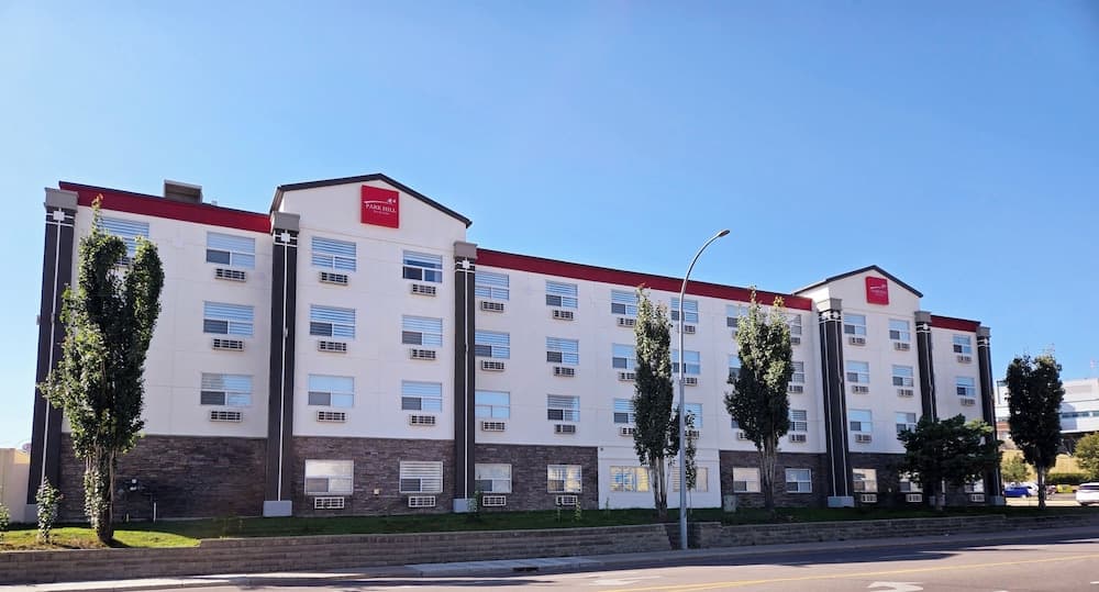 Park Hill Inn & Suites, Exterior