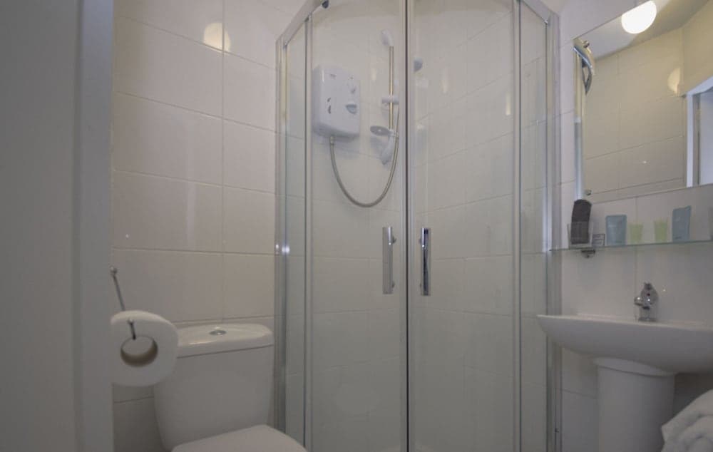 Crofton House Hotel, Bathroom