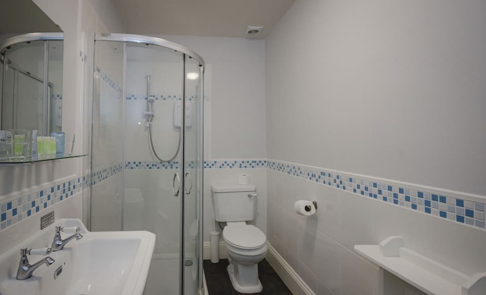 Crofton House Hotel, Bathroom