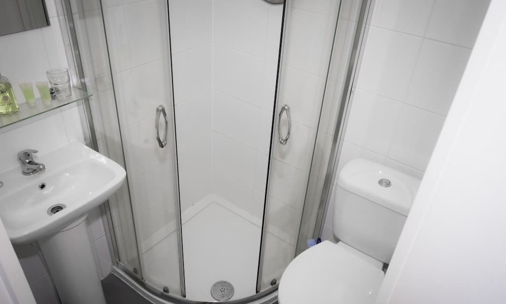 Crofton House Hotel, Bathroom