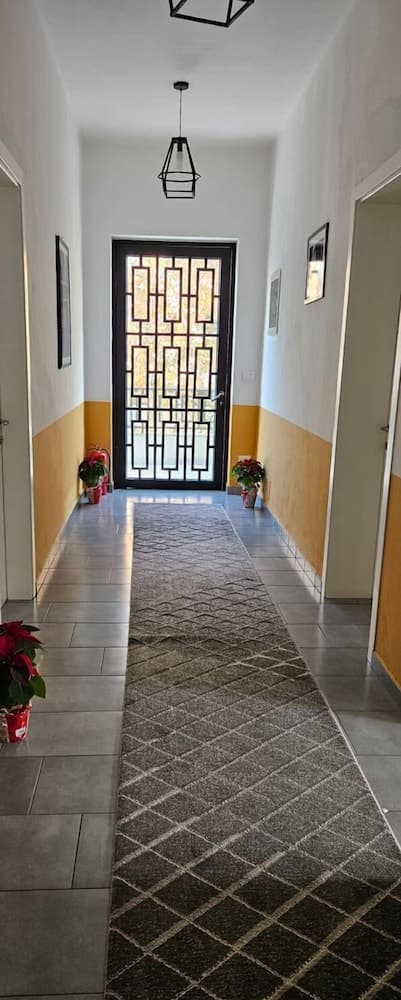 Hotel Antigone, Living area