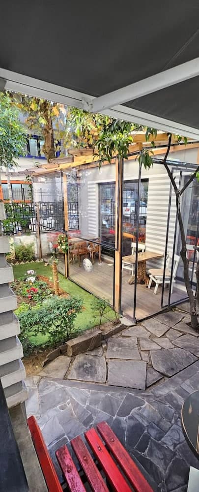 Hotel Antigone, Exterior