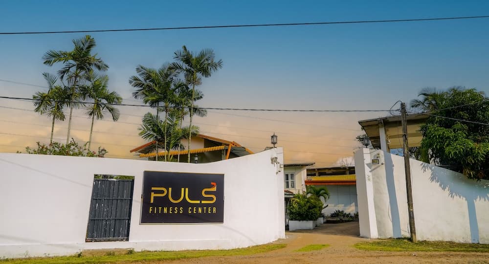 Riverside Hotel Colombo, Front of property