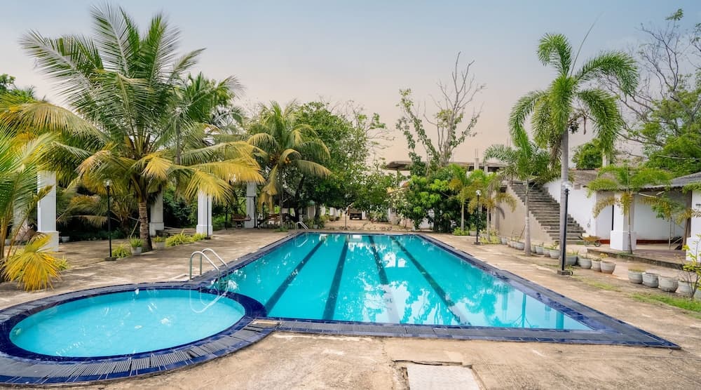 Riverside Hotel Colombo, Pool