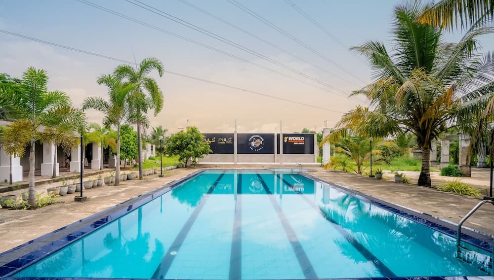 Riverside Hotel Colombo, Pool