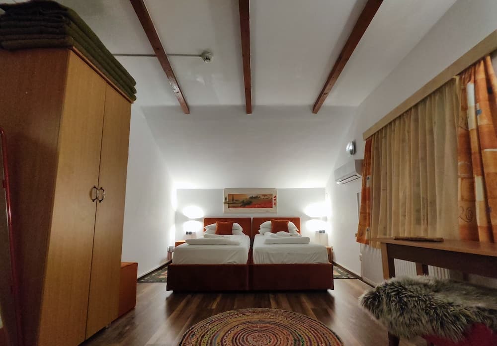 Pension Buon Gusto Sibiu - motorcycle friendly, Room