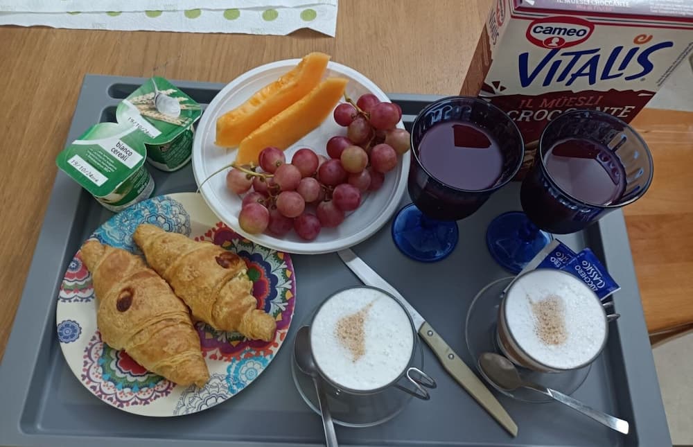 Travel And Living, Breakfast meal