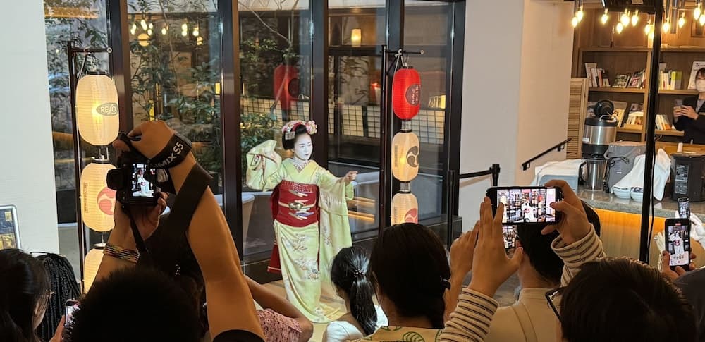 Hotel Resol Trinity Kyoto, Theater show