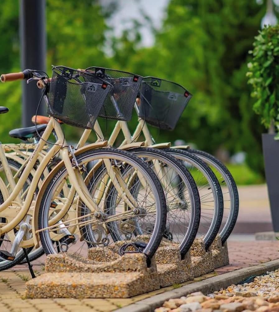 Cosmopolitan Bobycentrum – Czech Leading Hotels, Bicycling