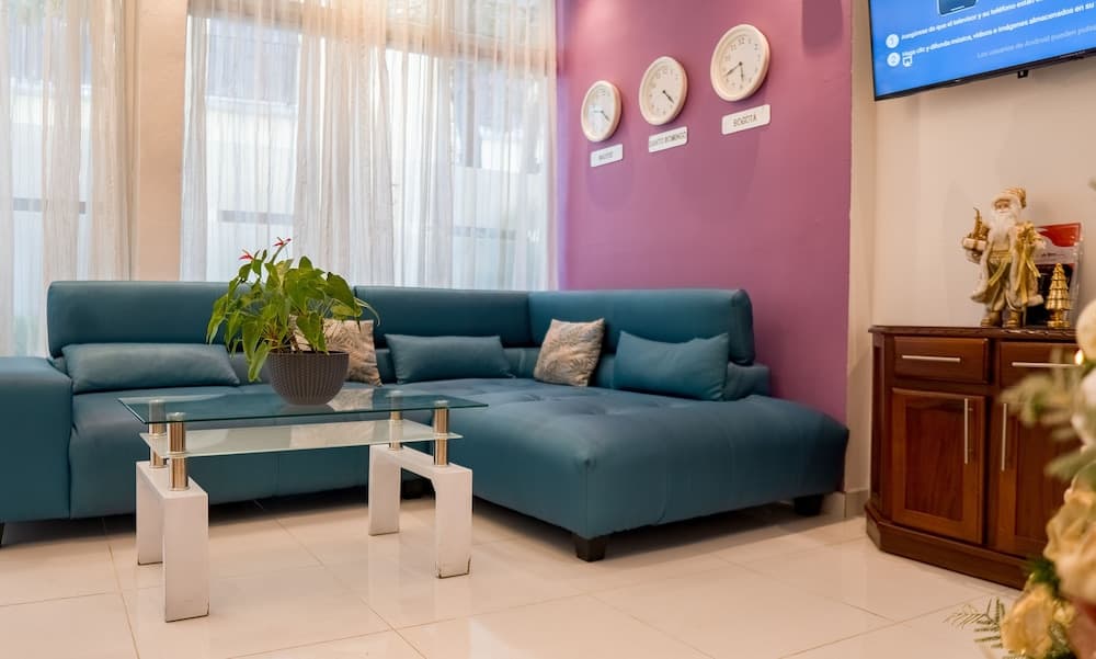 Cataleya Hotel, Reception