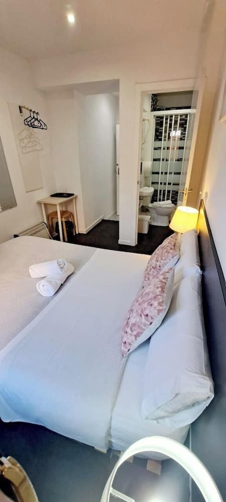 AYZ Sierra de Meira - Auto check-in property, Room