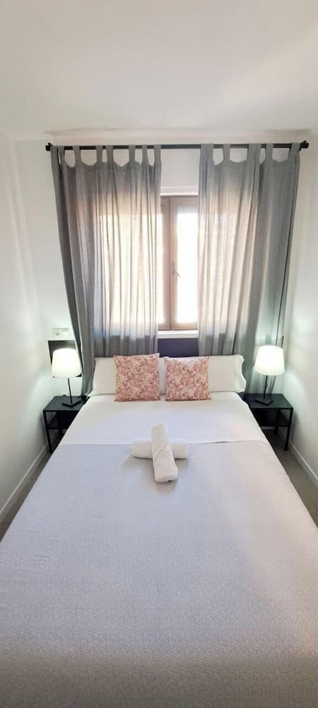 AYZ Sierra de Meira - Auto check-in property, Room