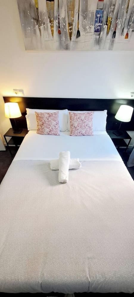 AYZ Sierra de Meira - Auto check-in property, Room