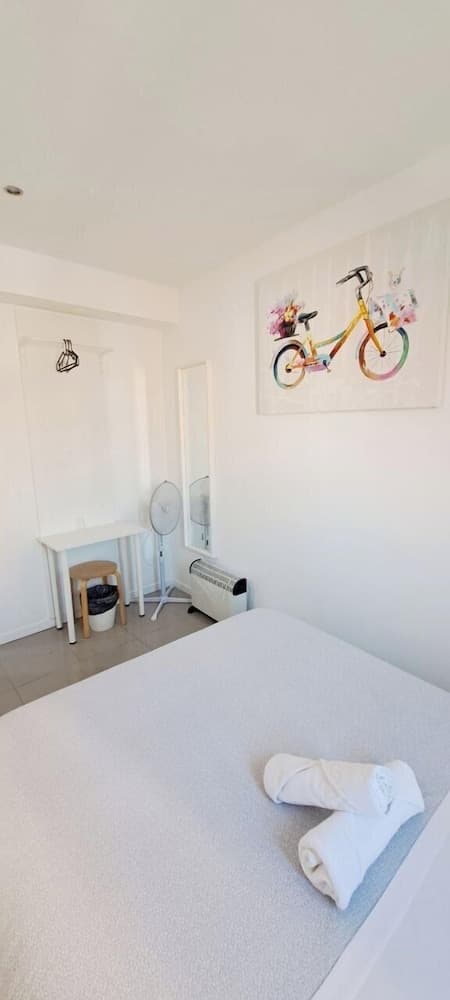 AYZ Sierra de Meira - Auto check-in property, Room