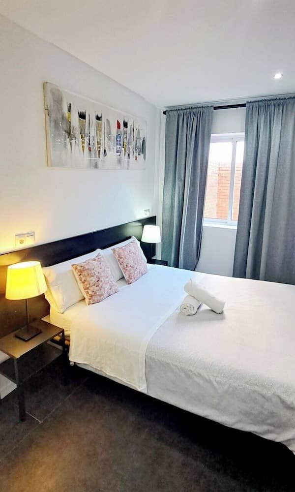 AYZ Sierra de Meira - Auto check-in property, Room