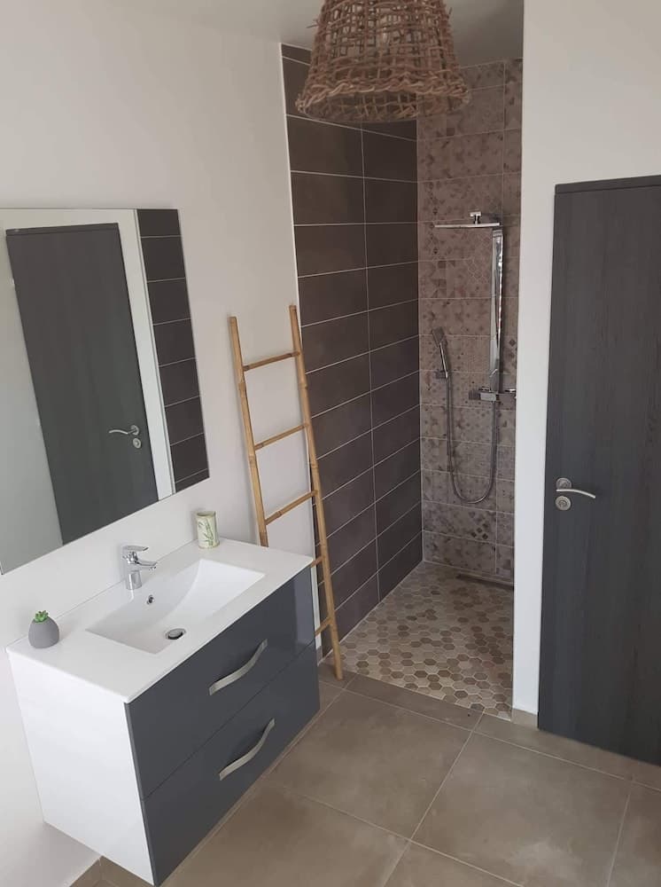 La Kazanou, Bathroom