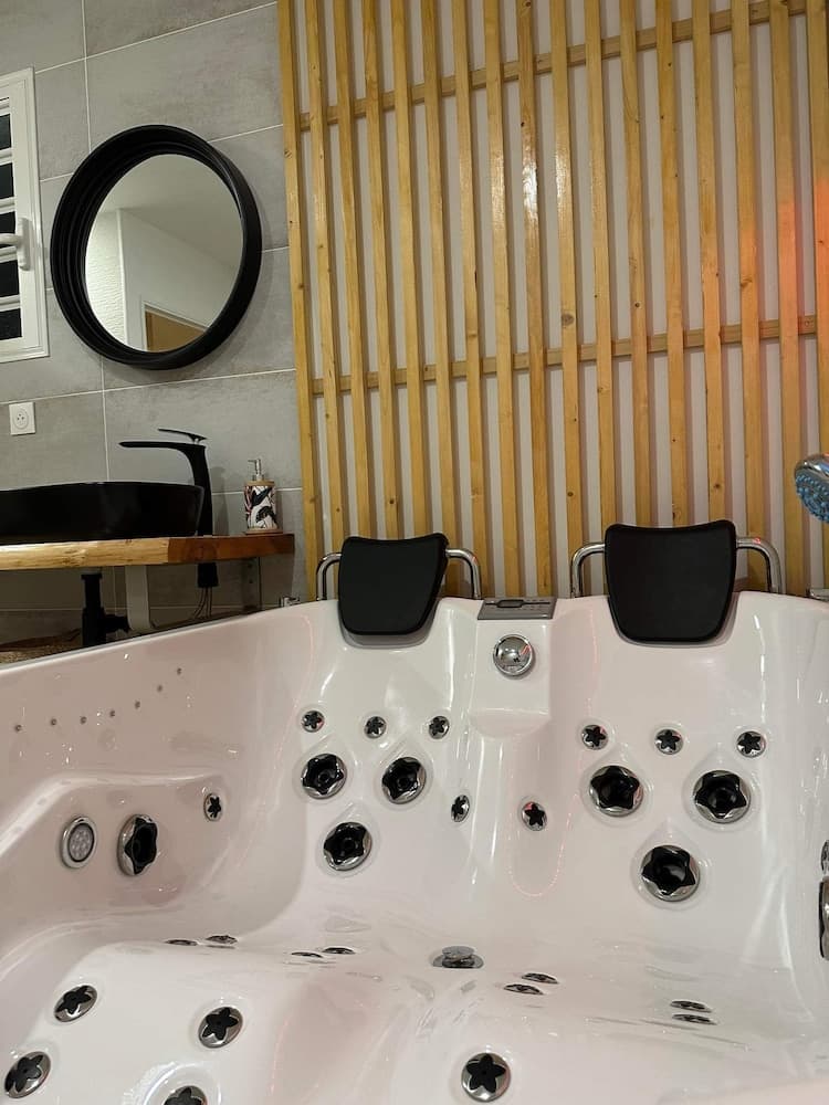 La Kazanou, Bathroom