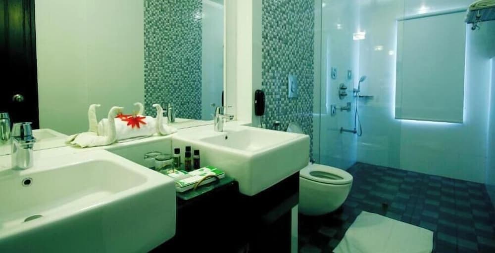 The Tall Trees Munnar, Bathroom