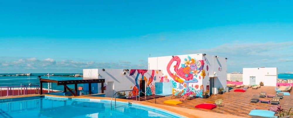 Renovated Aloft Cancun, Rooftop pool